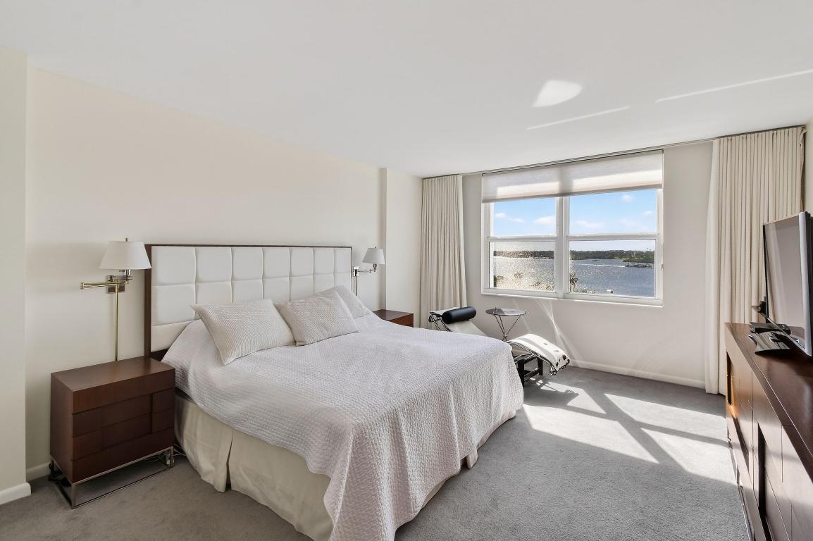 TWENTY TWO NINETY FIVE SOUTH OCEAN BLVD CORP 2295 - Residential