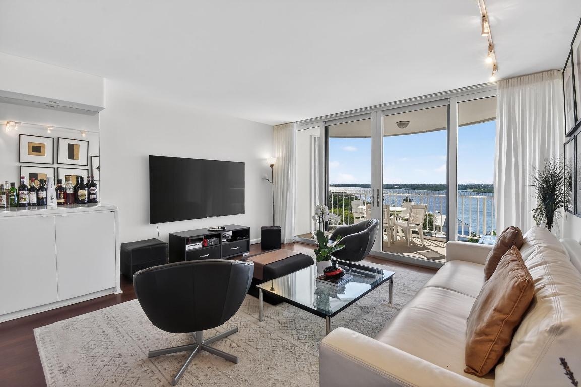 2295 S Ocean Boulevard 816