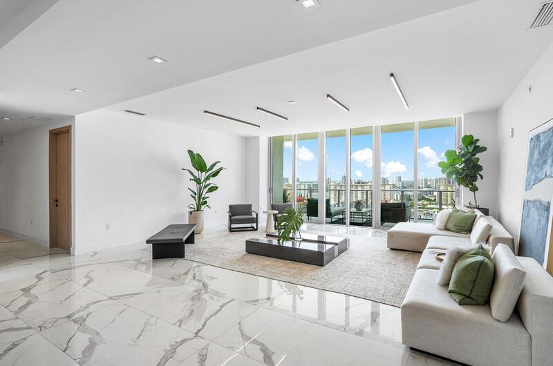 300 Sunny Isles Boulevard Ts-3