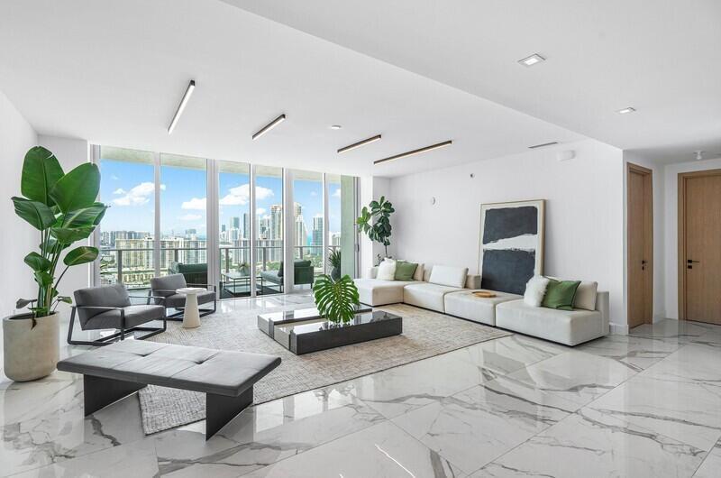 300 Sunny Isles Boulevard Ts-3