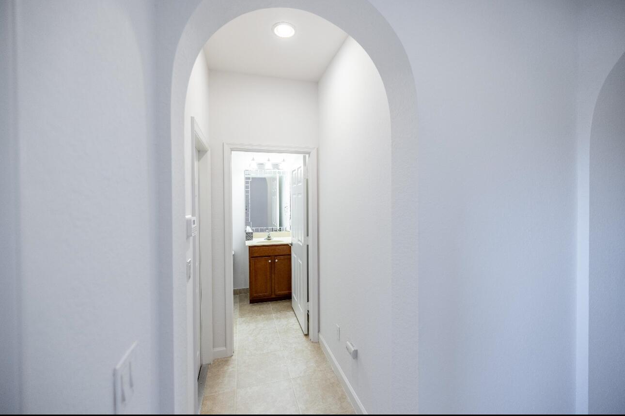 10403 Wellington Parc Drive
