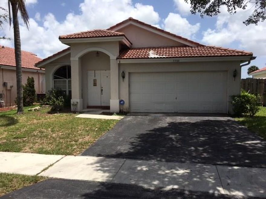 LOVELY 3 BEDROOM 2 BATH POOL HOME WITH 2 CAR GARAGE. IDEALLY SITUATED WITH BREATHTAKING VIEWS OF THE CAROLINA GOLF COURSE. GREAT FLOOR PLAN. CONVENIENTLY LOCATED TO MAJOR HIGHWAYS, SHOPPING, RESTAURANTS AND PARKS. ACT FAST!!