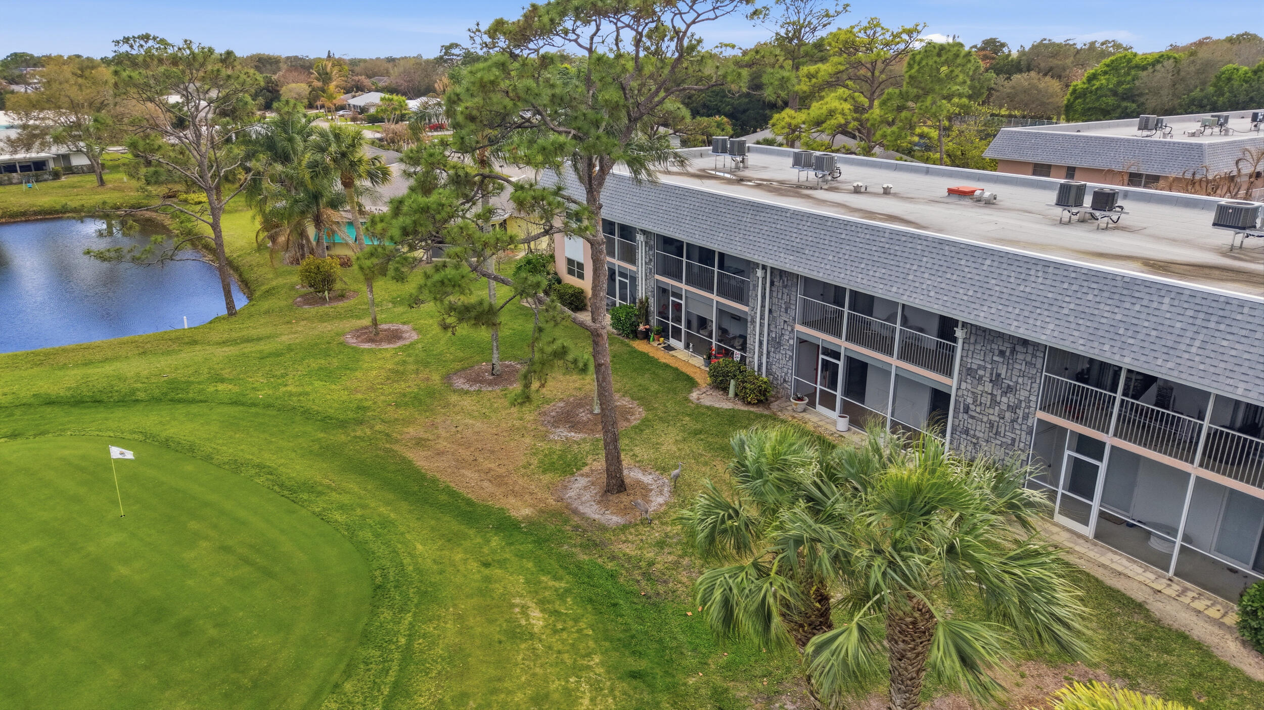 THE LITTLE CLUB CONDO - Residential