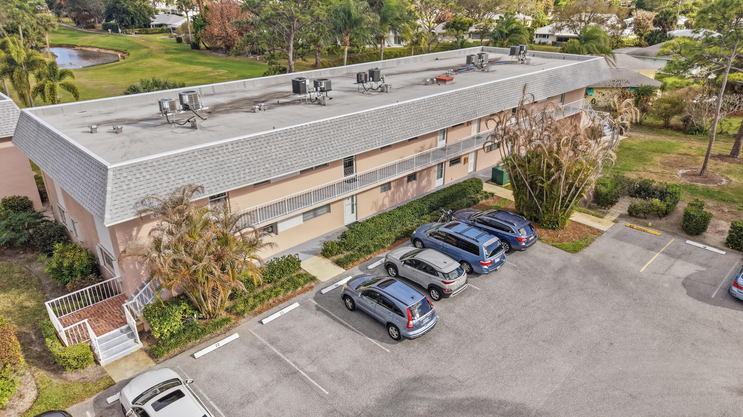 THE LITTLE CLUB CONDO - Residential