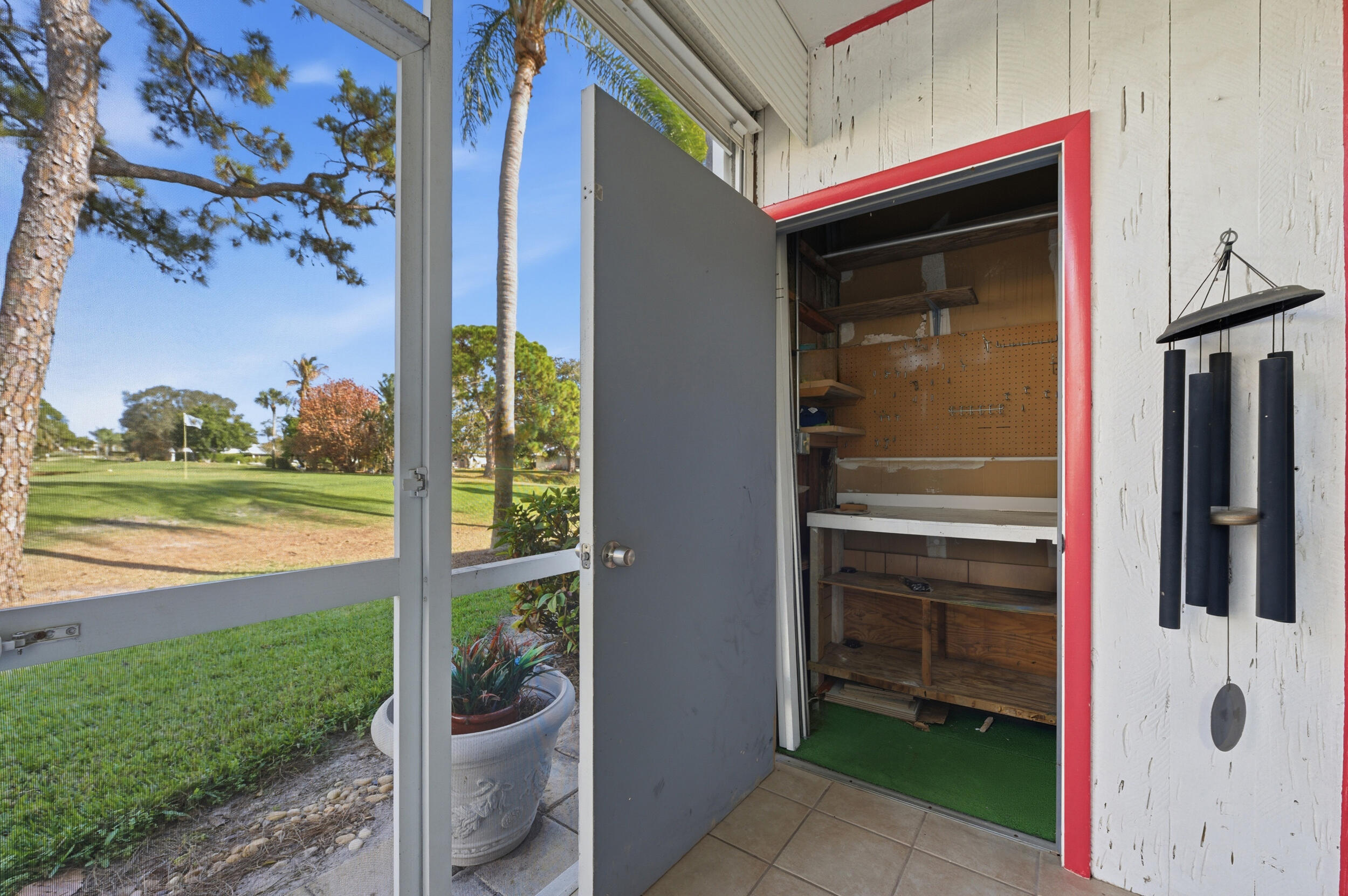 THE LITTLE CLUB CONDO - Residential