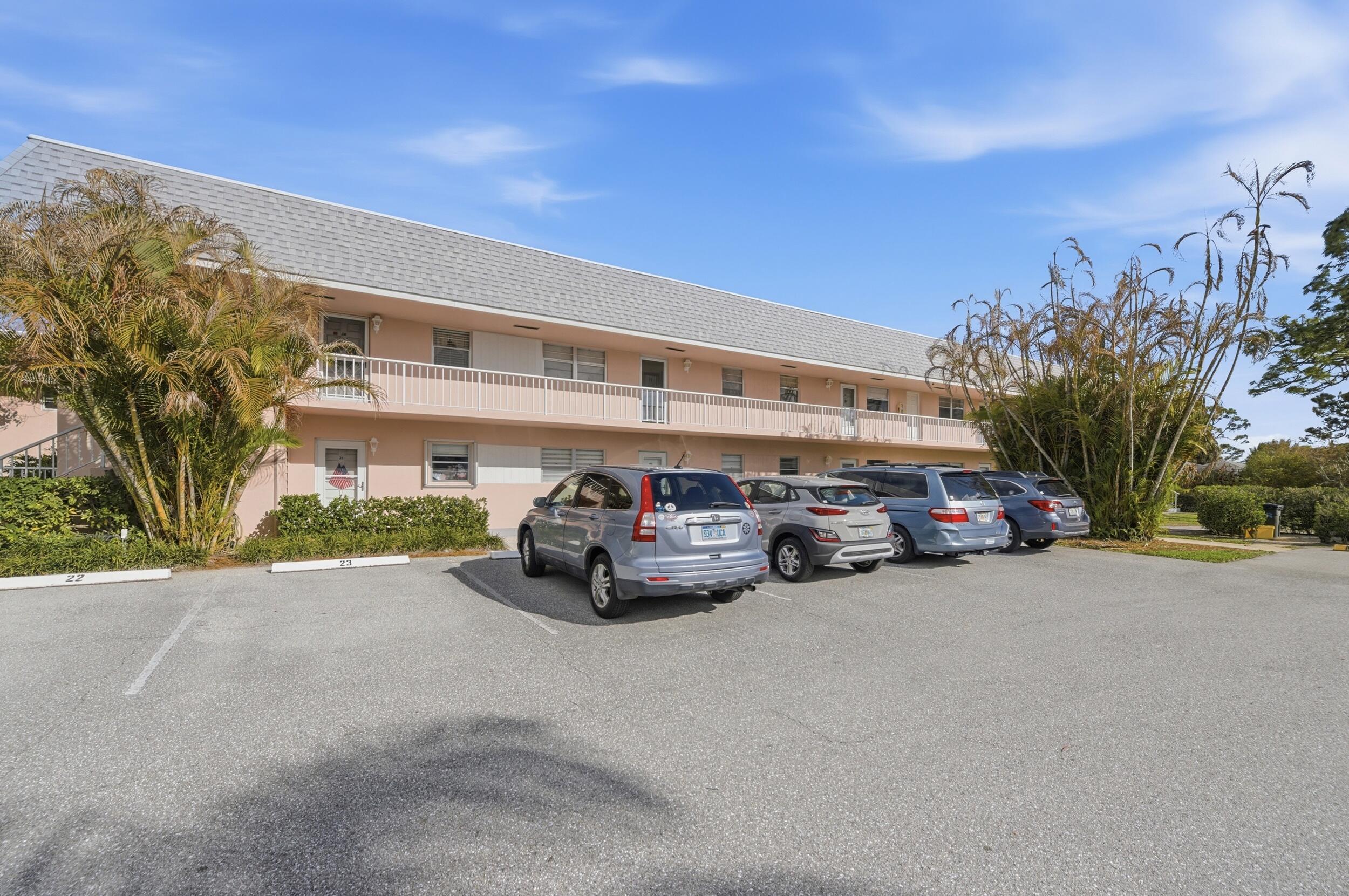 THE LITTLE CLUB CONDO - Residential