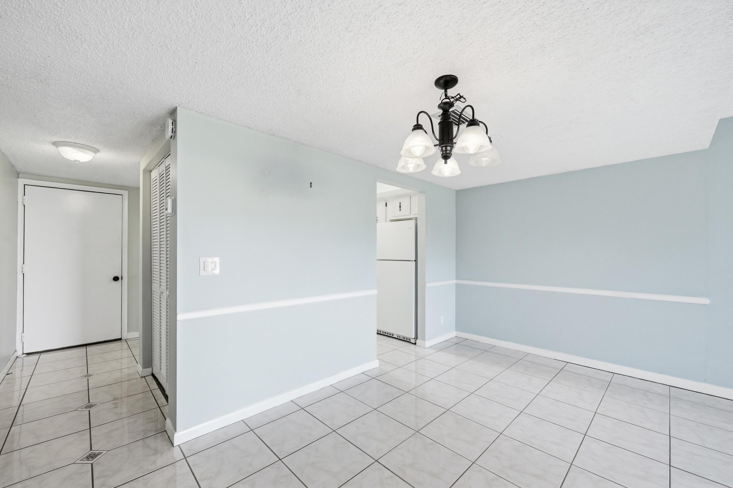 THE LITTLE CLUB CONDO - Residential