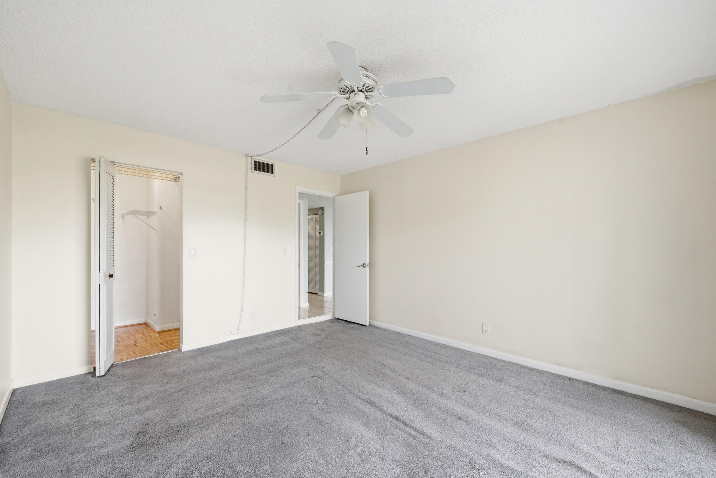 THE LITTLE CLUB CONDO - Residential