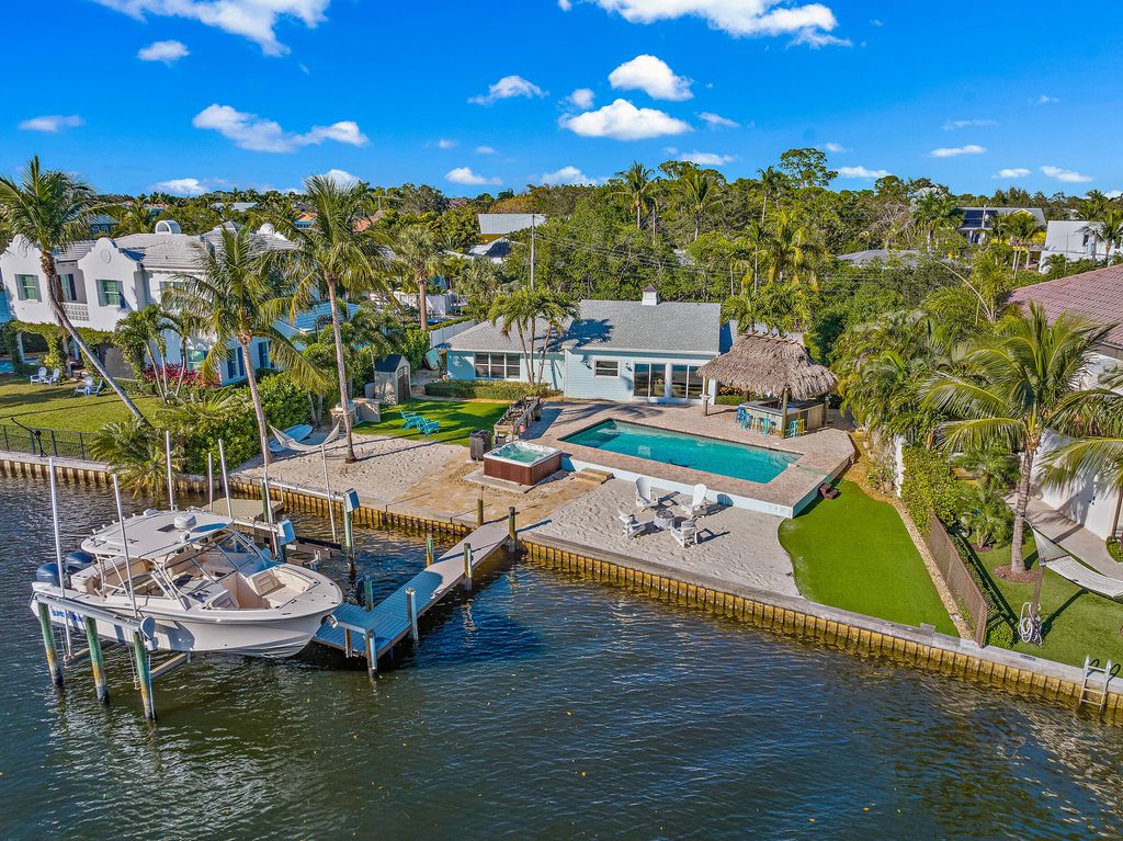 Photo of 9195 SE Cove Point Street, Jupiter, FL 33469 (MLS # R11053384)