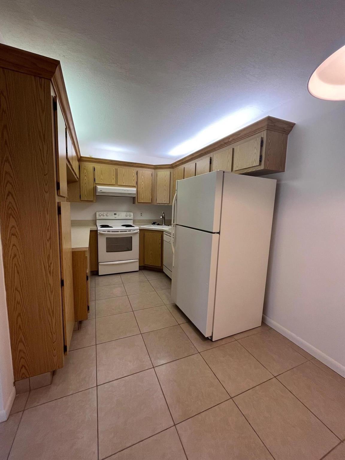 PINE RIDGE NORTH VILLAGE - Residential Lease