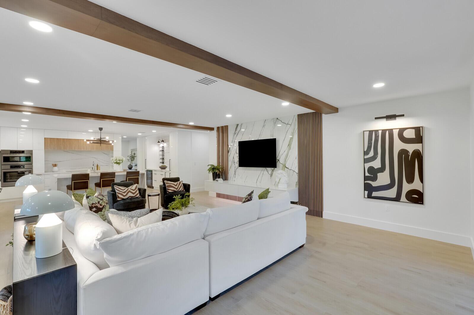 POLO ISLAND CONDO - Residential