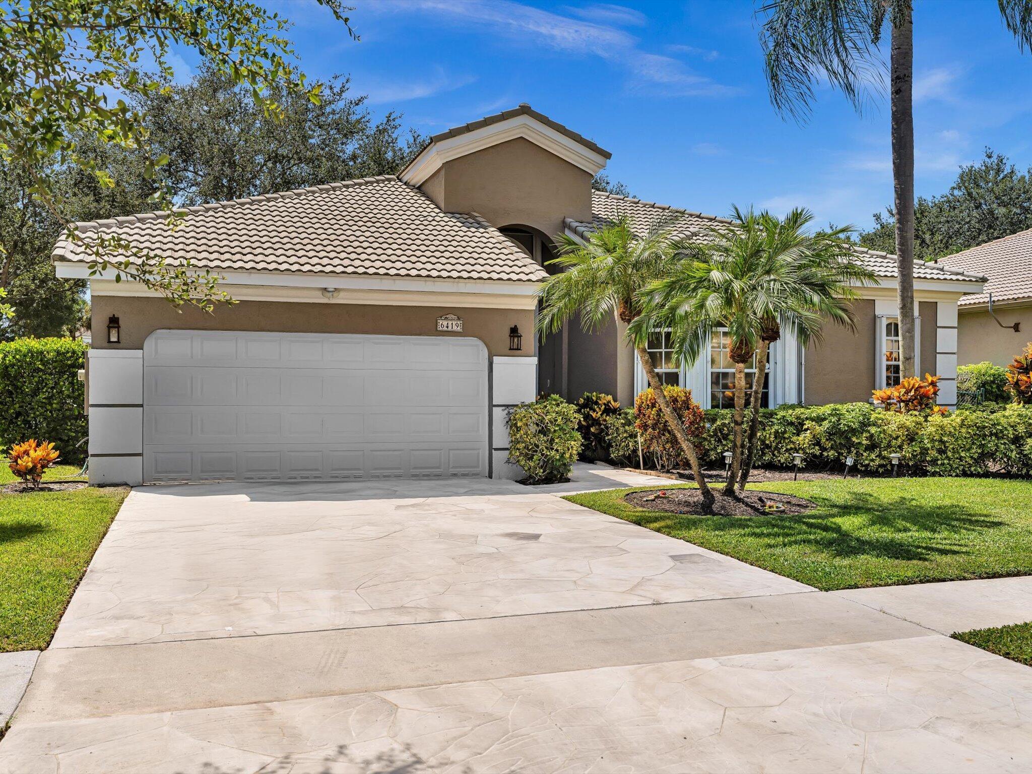 6419 Stonehurst Circle