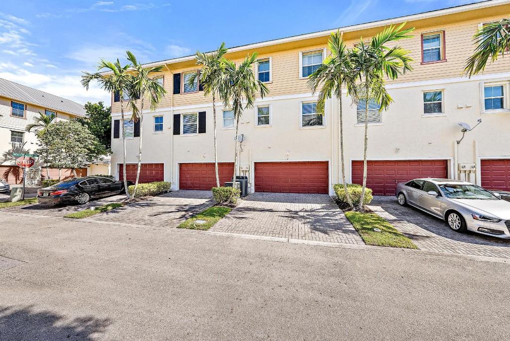 Photo of 4114 Greenway Drive, Jupiter, FL 33458 (MLS # R10930930)