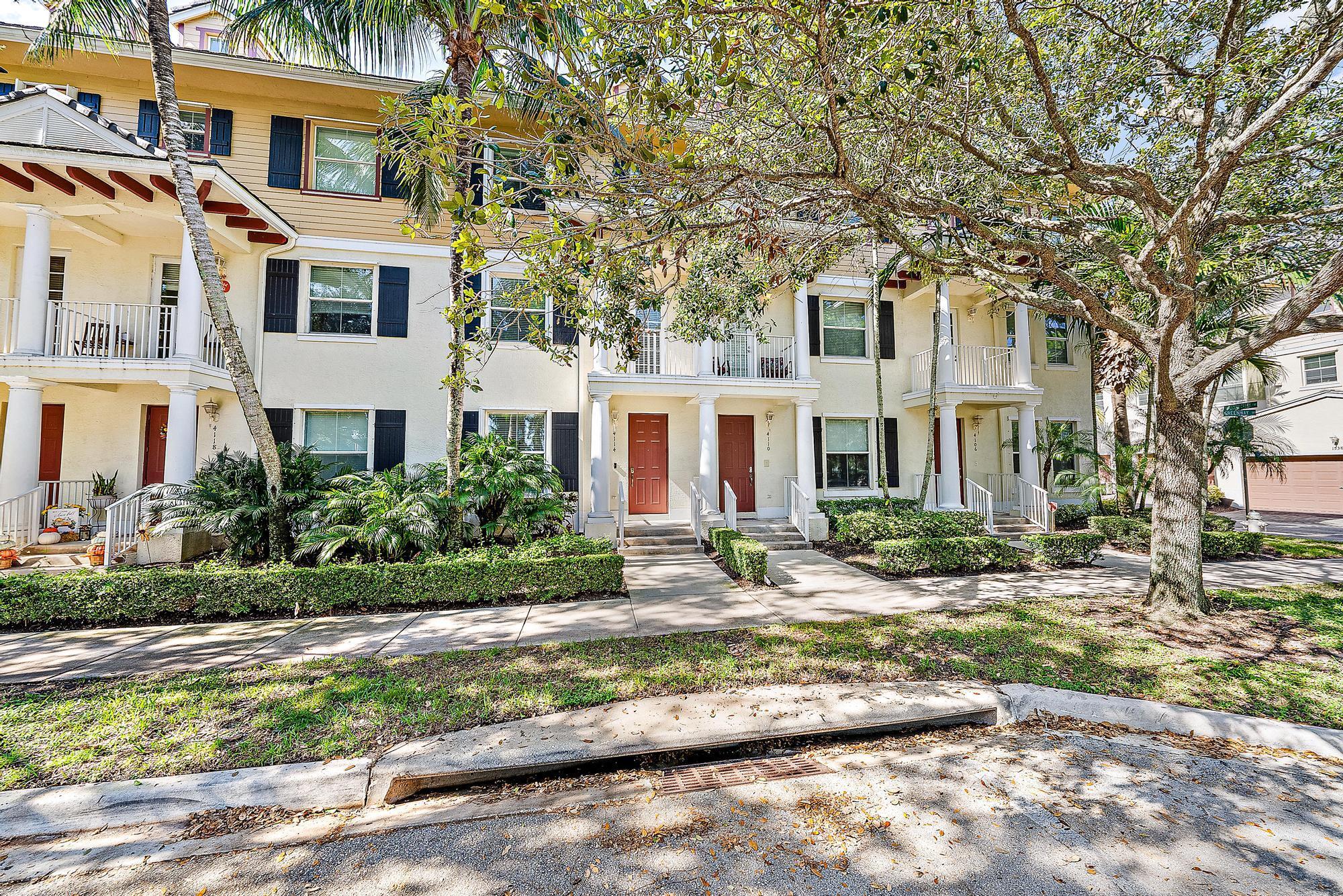 Welcome to the charming community of Antigua at Abacoa. This spacious townhome features 3 bedrooms, 2.5 bathrooms, all within a comfortable 1,908 square feet of living space. Features a 2-car garage, stainless steel appliances in the kitchen, and a new roof installed in 2021. The streets of Antigua at Abacoa are lined with oak trees, creating a serene ambiance for your daily life. Sports enthusiasts will appreciate the proximity of the baseball park just across the street, perfect for enjoying games and outdoor activities. For those seeking a vibrant community experience, Downtown Abacoa is within walking distance.
