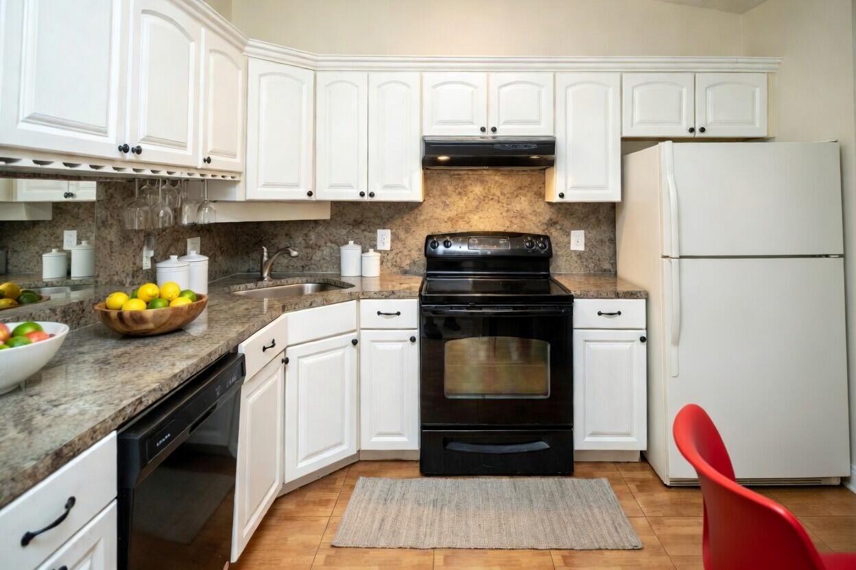 PALM CLUB VILLAGE I CONDO - Residential