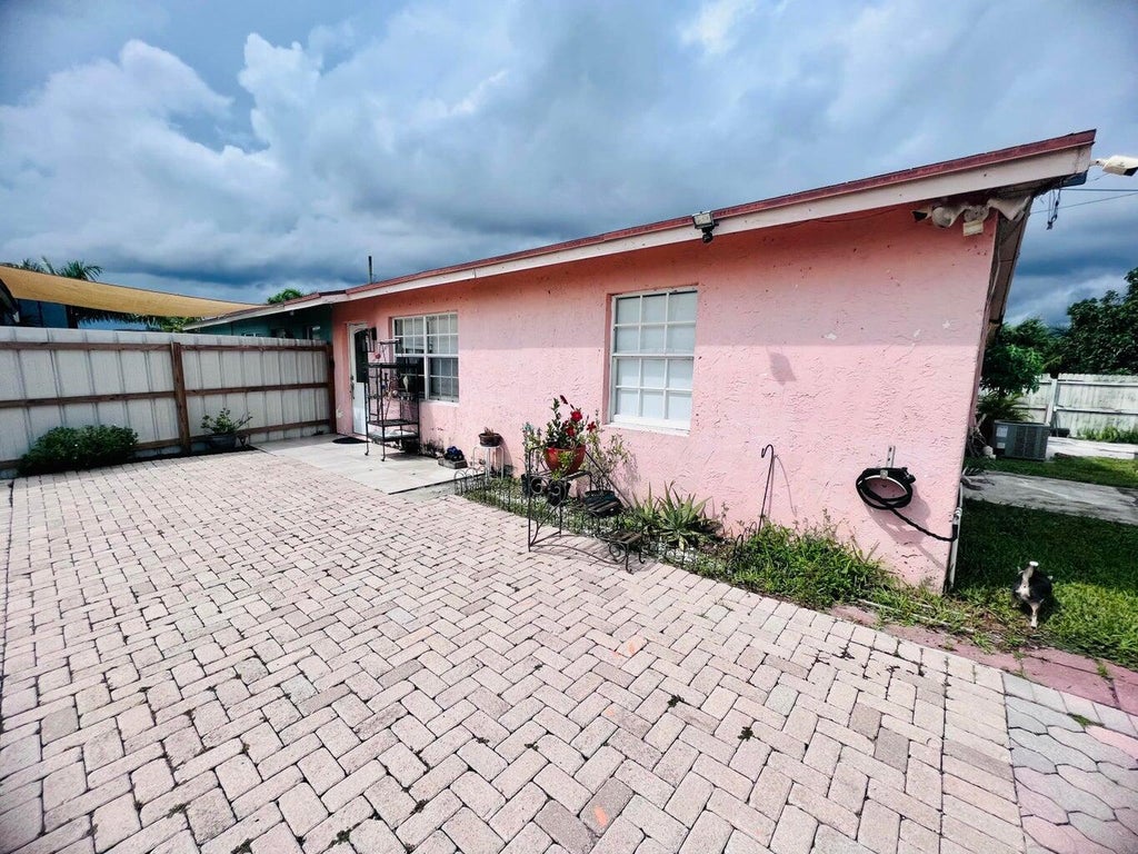 Photo of 1501 Meridian Road #A, West Palm Beach, FL 33417 (MLS # B26083702)