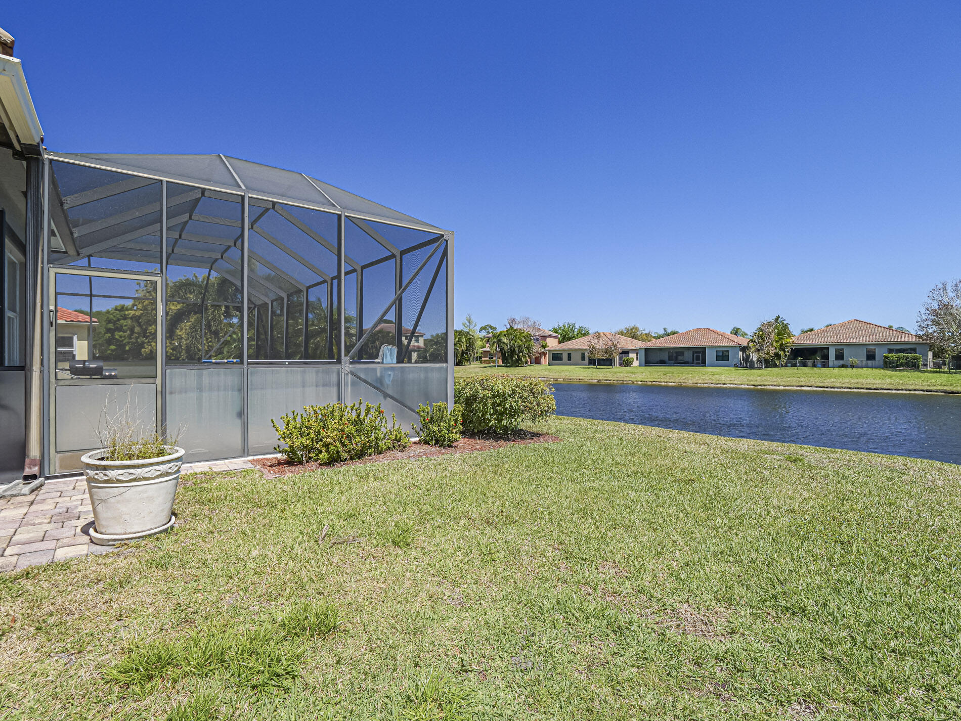 VEROLAGO PHASE 1 - Residential