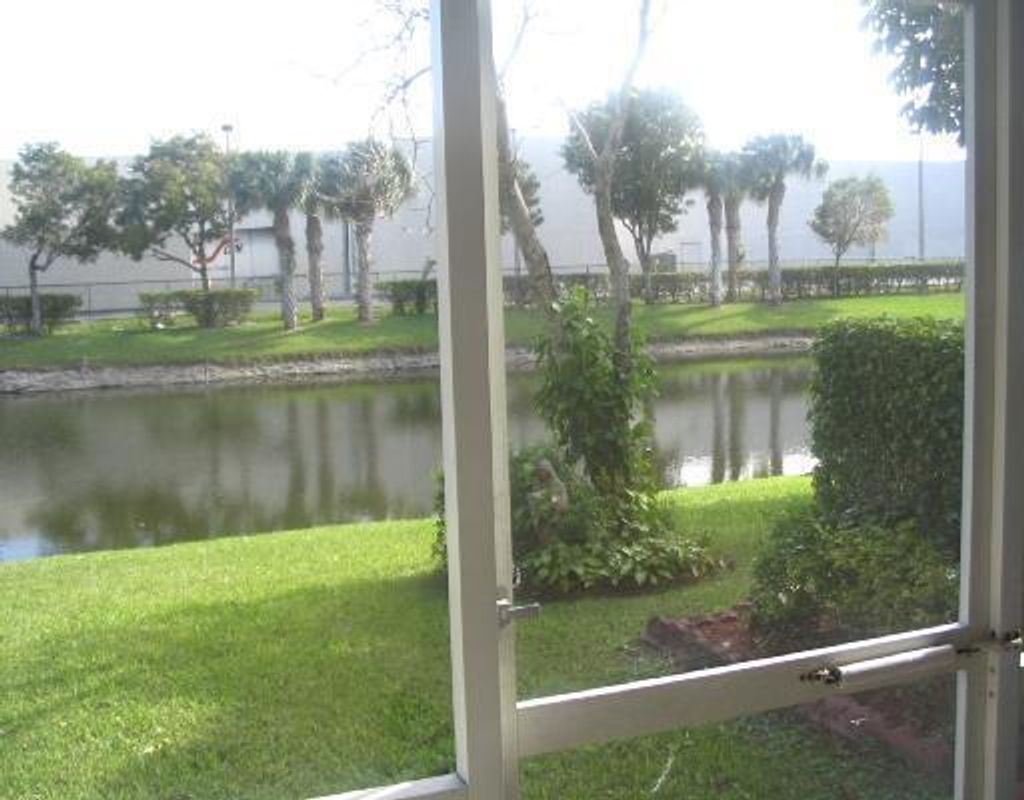 Photo of 20930 Via Oleander #4, Boca Raton, FL 33428 (MLS # R10973143)
