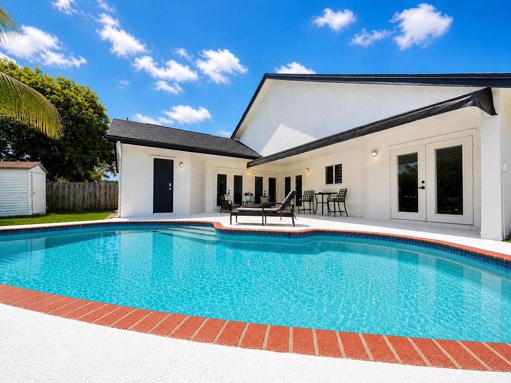 Photo of 2815 NW 111th Avenue, Sunrise, FL 33322 (MLS # B26028845)