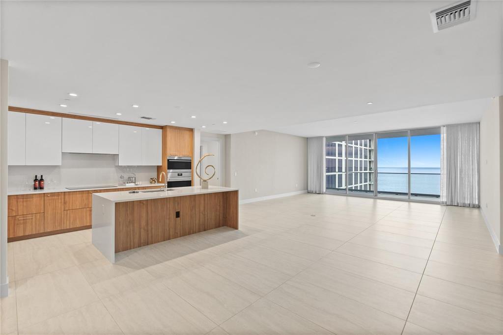 153 N Seabreeze Boulevard S-1501
