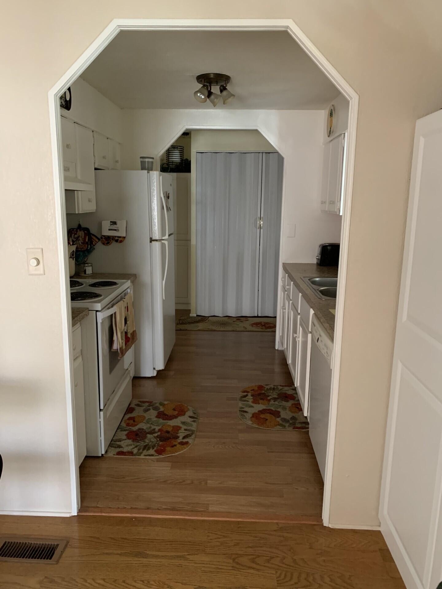 Spanish Lakes Riverfront - Residential