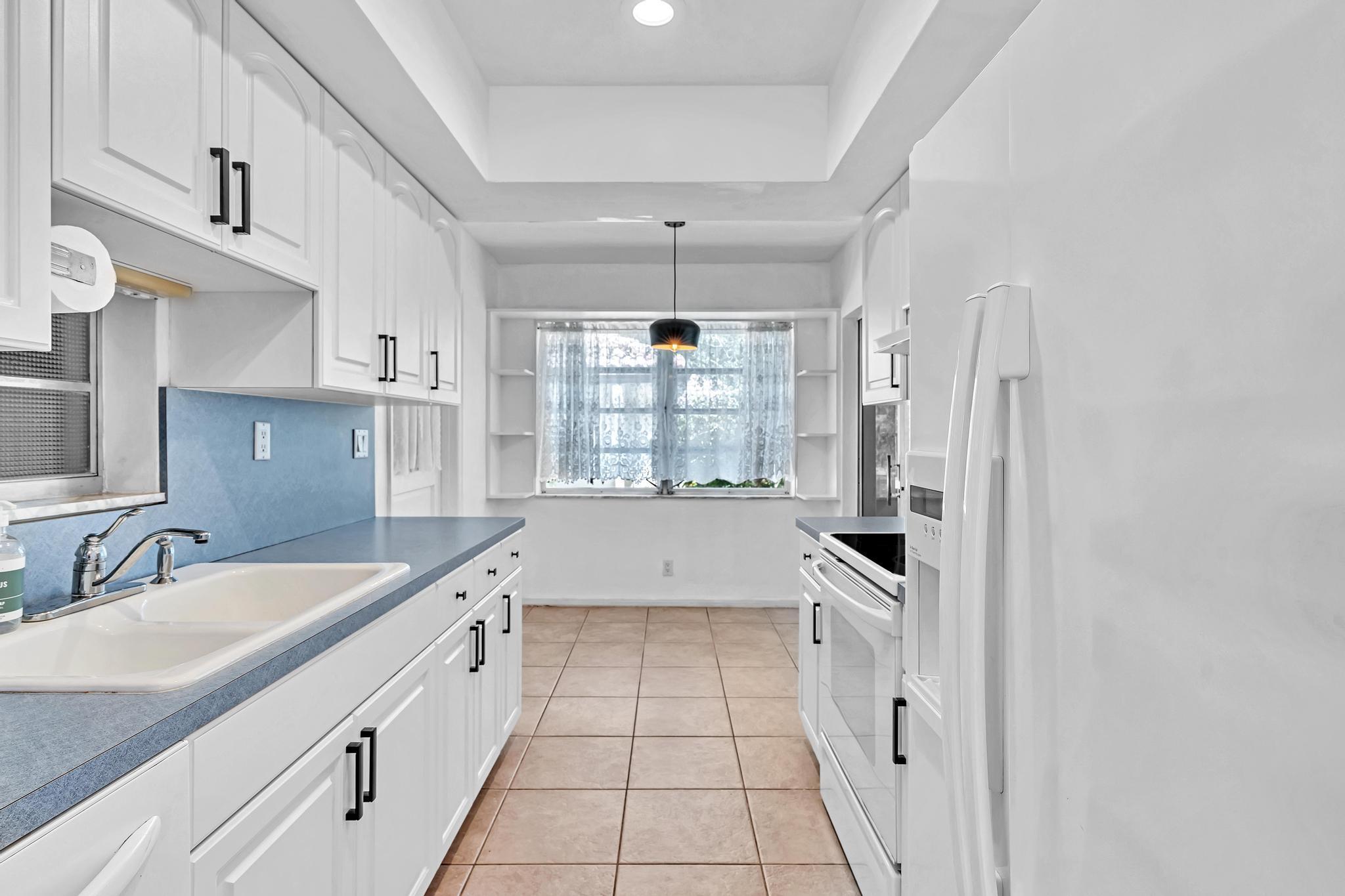 KNOB HILL SUB - Residential Lease