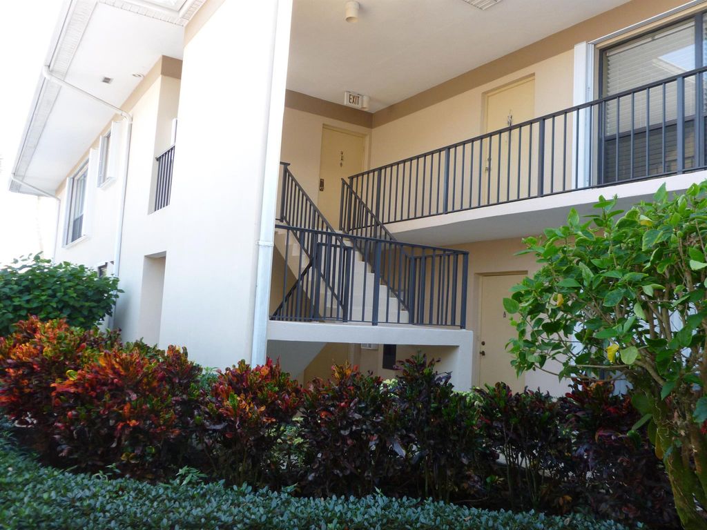 Photo of 12 SE Concourse Drive #Apt F, Jupiter, FL 33469 (MLS # R10937704)