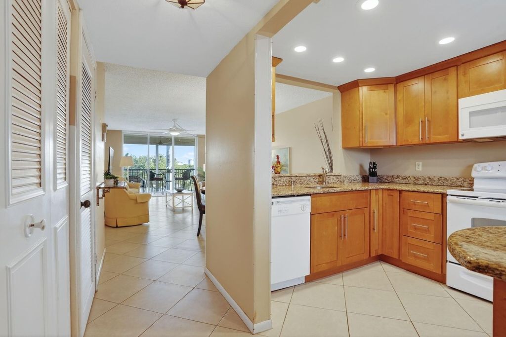 Photo of 777 S Federal Highway #403N, Pompano Beach, FL 33062 (MLS # F10525718)
