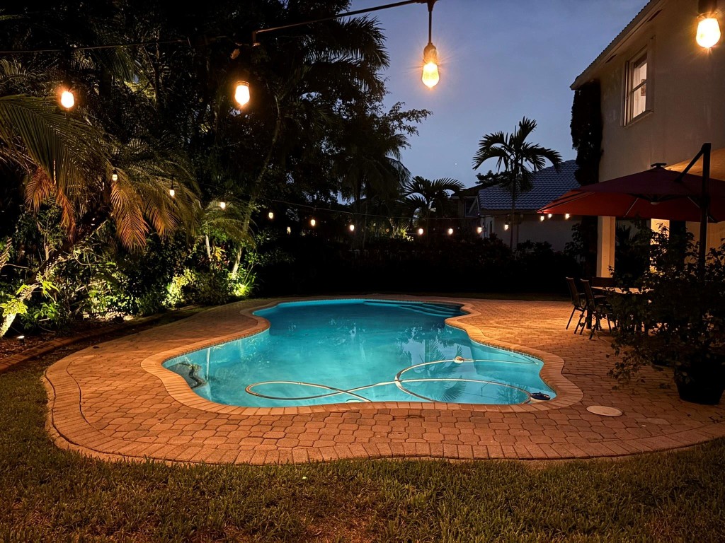 Weston Hills-Victoria P. - Residential