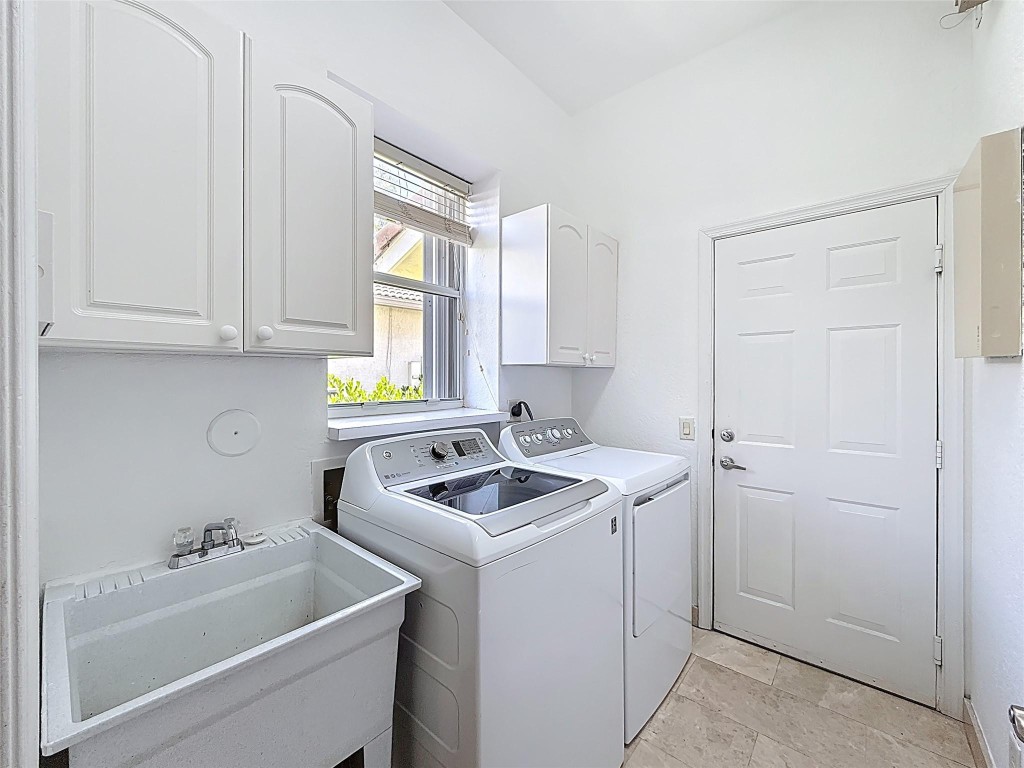 Weston Hills-Victoria P. - Residential