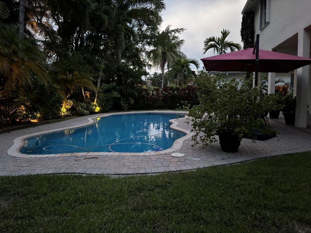 Weston Hills-Victoria P. - Residential