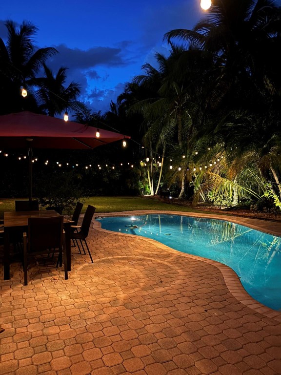 Weston Hills-Victoria P. - Residential