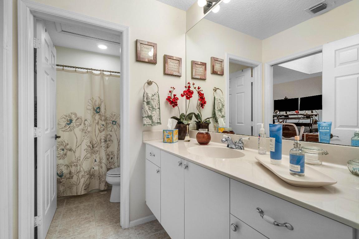 IBIS GOLF AND COUNTRY CLUB 22 - Residential Lease