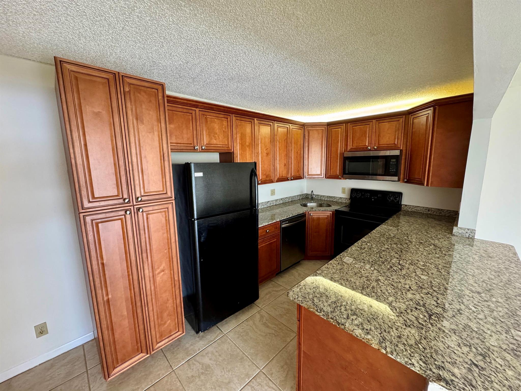 1119 Green Pine Boulevard C1, West Palm Beach, FL, 33409/$195,000 1 1119 Green Pine Boulevard C1