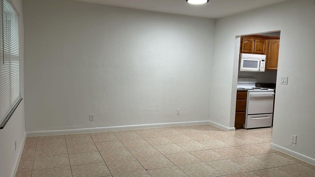 Photo of 3030 NE 21st Terrace #8, Fort Lauderdale, FL 33306 (MLS # F10538513)