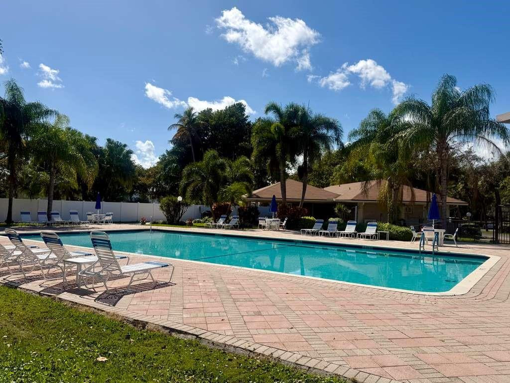 No 27 Palm-Aire Country C - Residential Lease