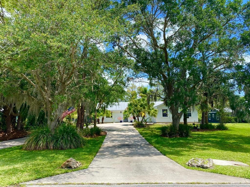 Photo of 8435 SE May Terrace, Hobe Sound, FL 33455 (MLS # R10714481)