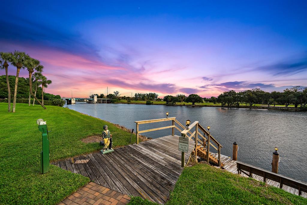 GEMINI CONDO - Residential