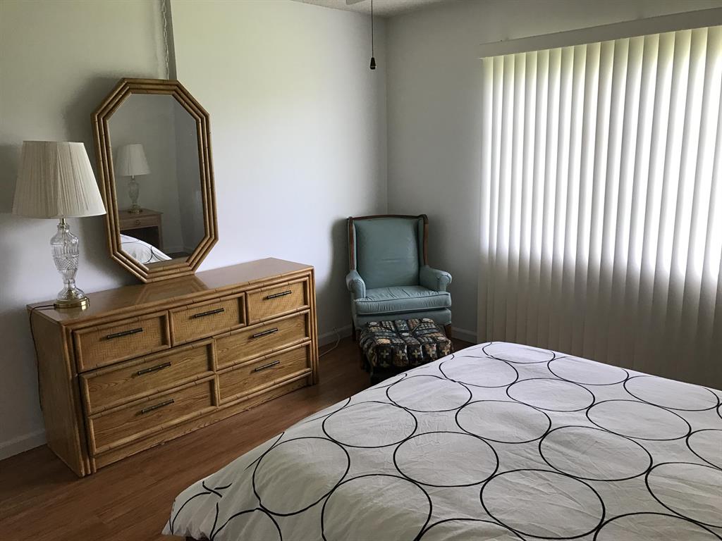 SANDALFOOT SOUTH ONE CONDO PT OF LTS 12, 33 AND 34 - Residential