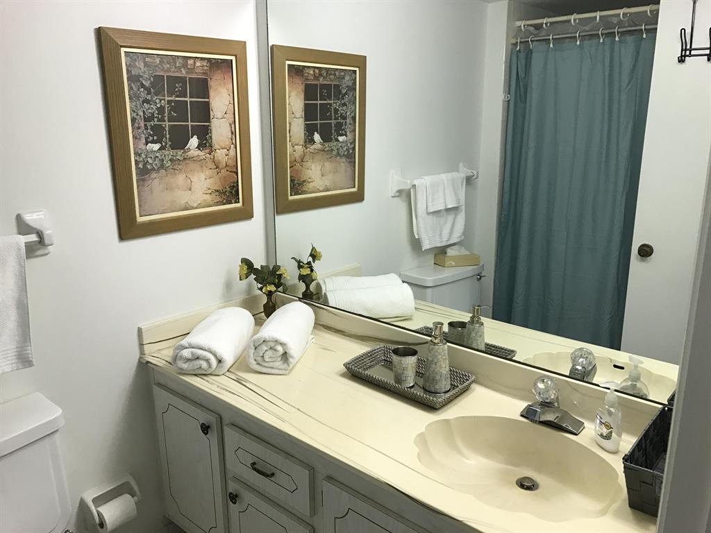 SANDALFOOT SOUTH ONE CONDO PT OF LTS 12, 33 AND 34 - Residential