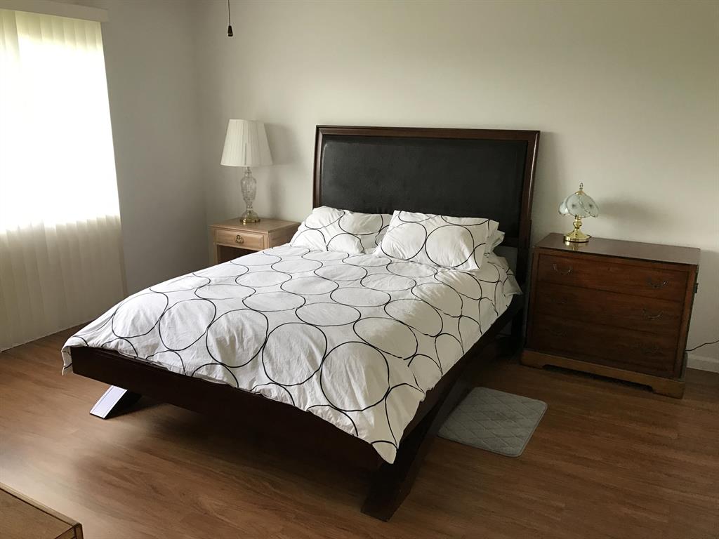 SANDALFOOT SOUTH ONE CONDO PT OF LTS 12, 33 AND 34 - Residential