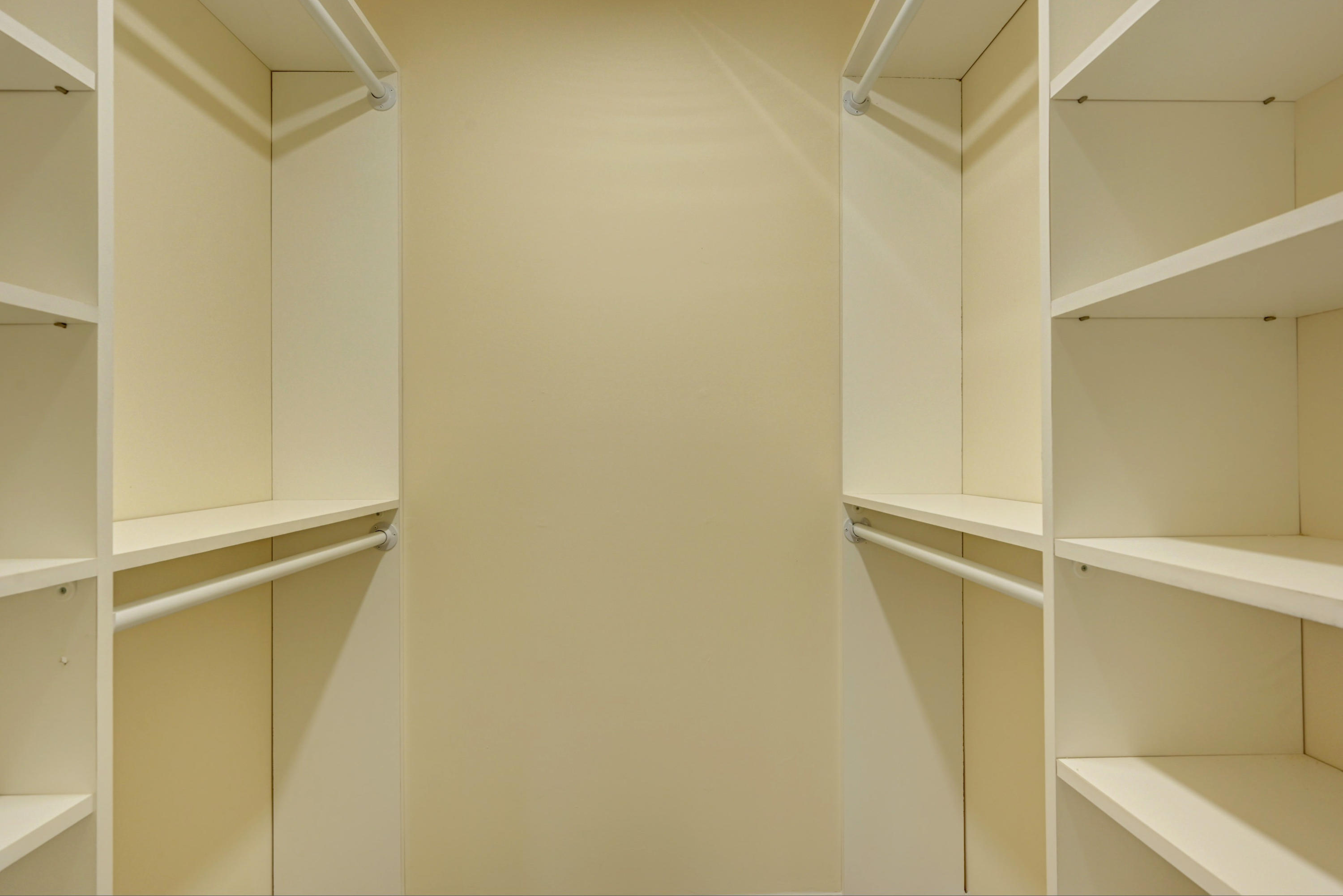 HUNTINGTON LAKES - Residential