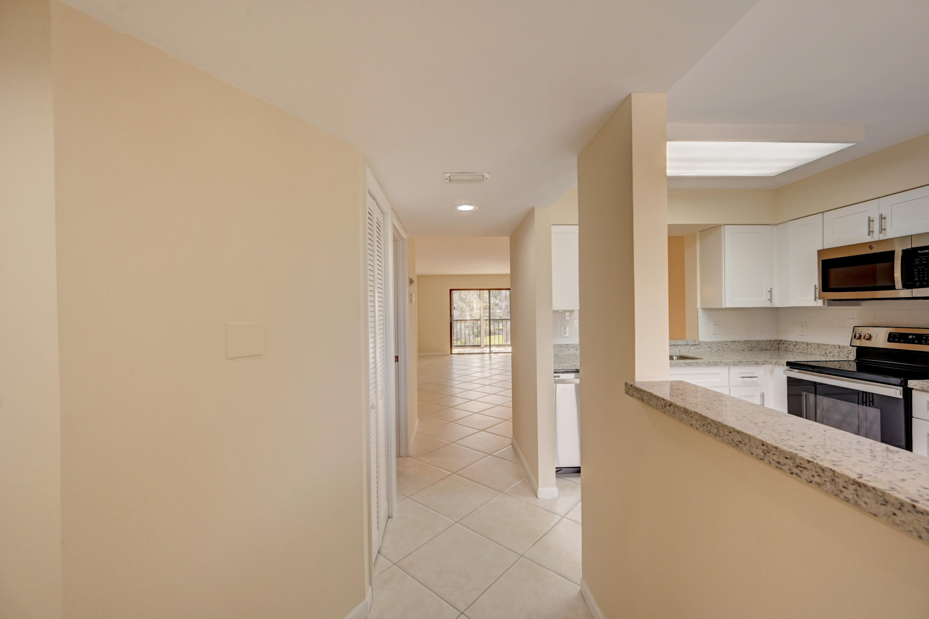 HUNTINGTON LAKES - Residential