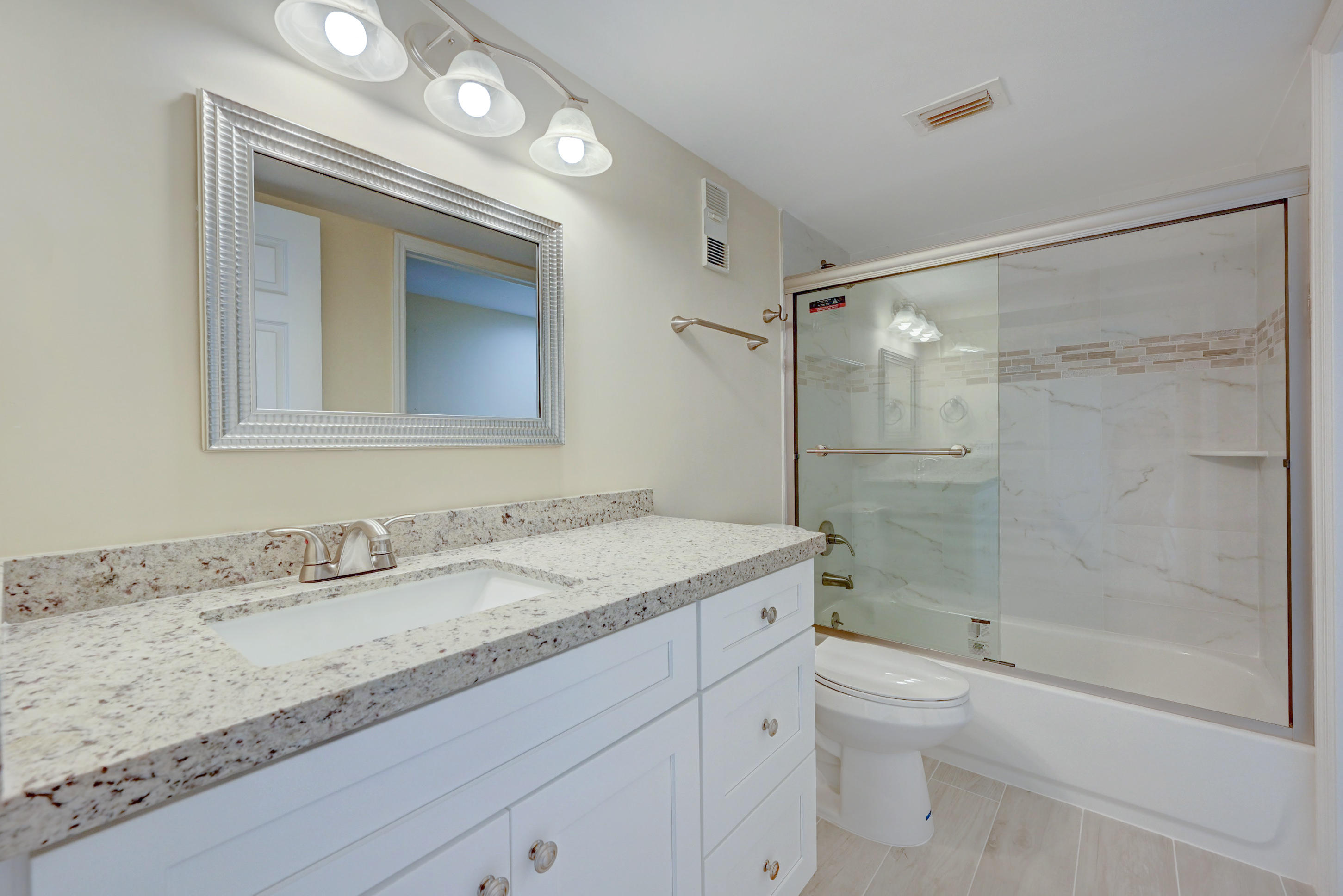 HUNTINGTON LAKES - Residential