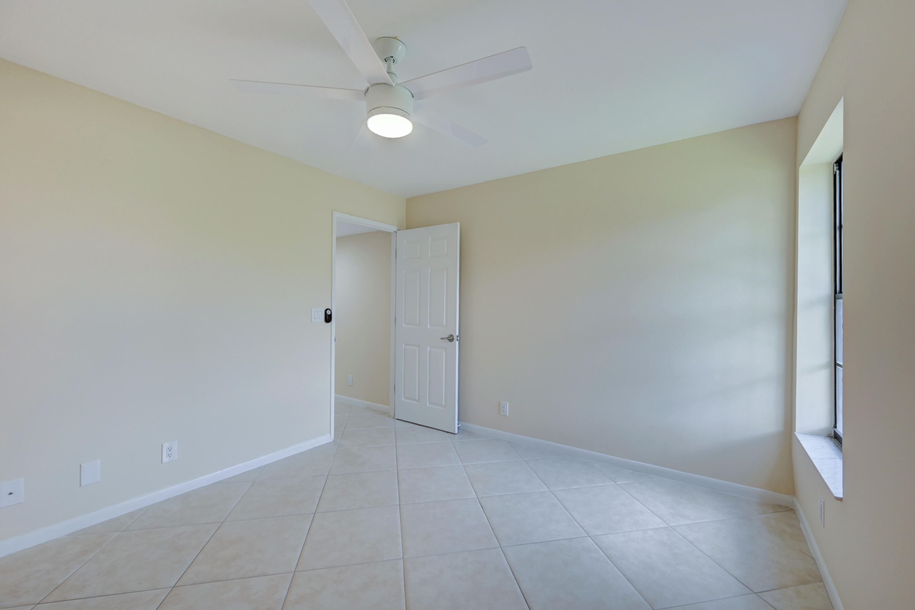 HUNTINGTON LAKES - Residential