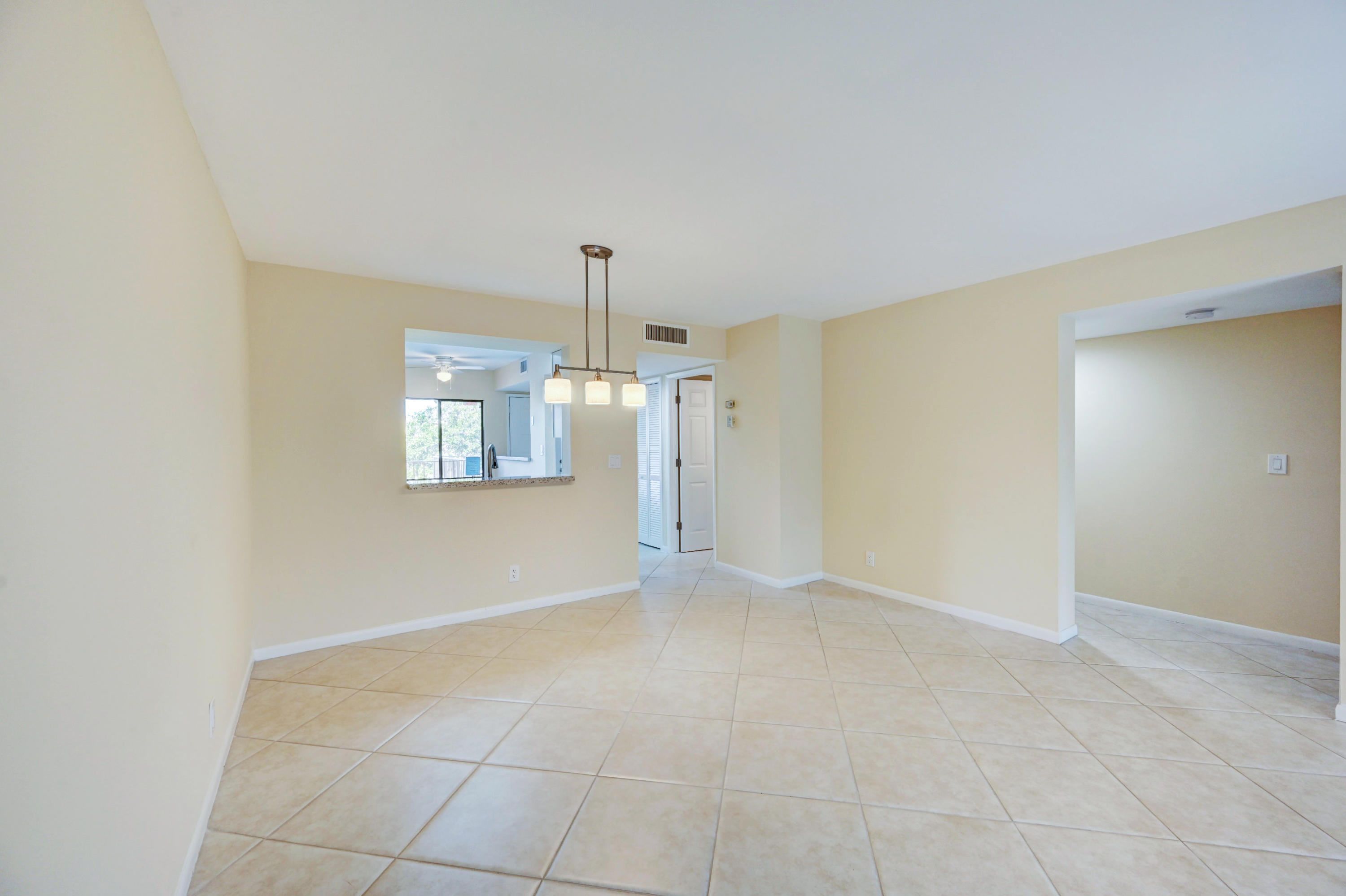 HUNTINGTON LAKES - Residential