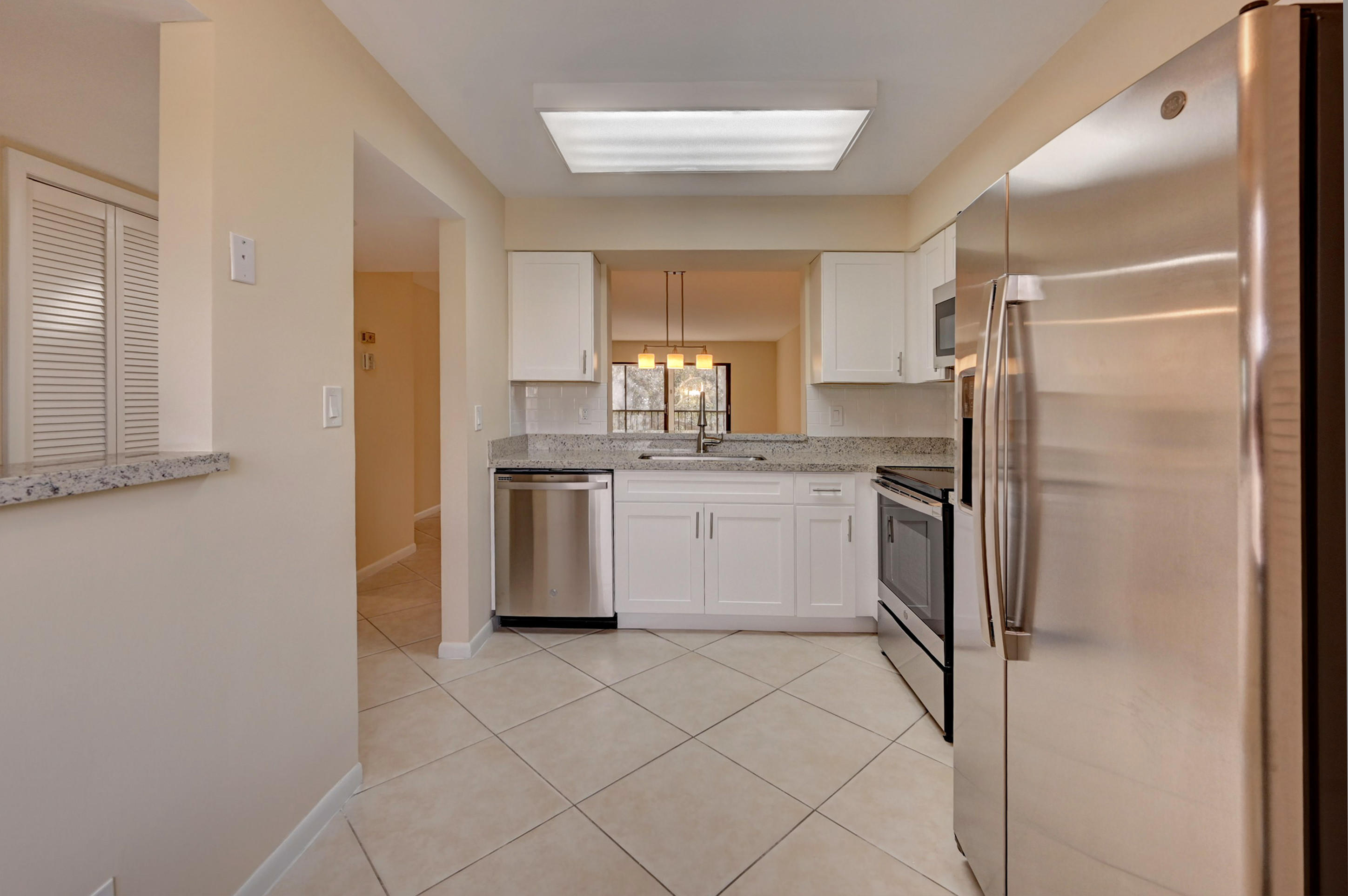 HUNTINGTON LAKES - Residential