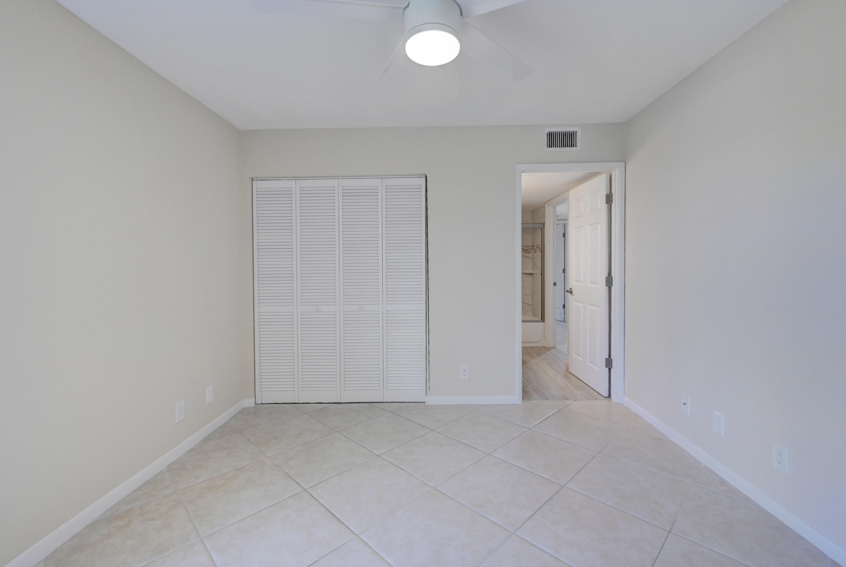 HUNTINGTON LAKES - Residential