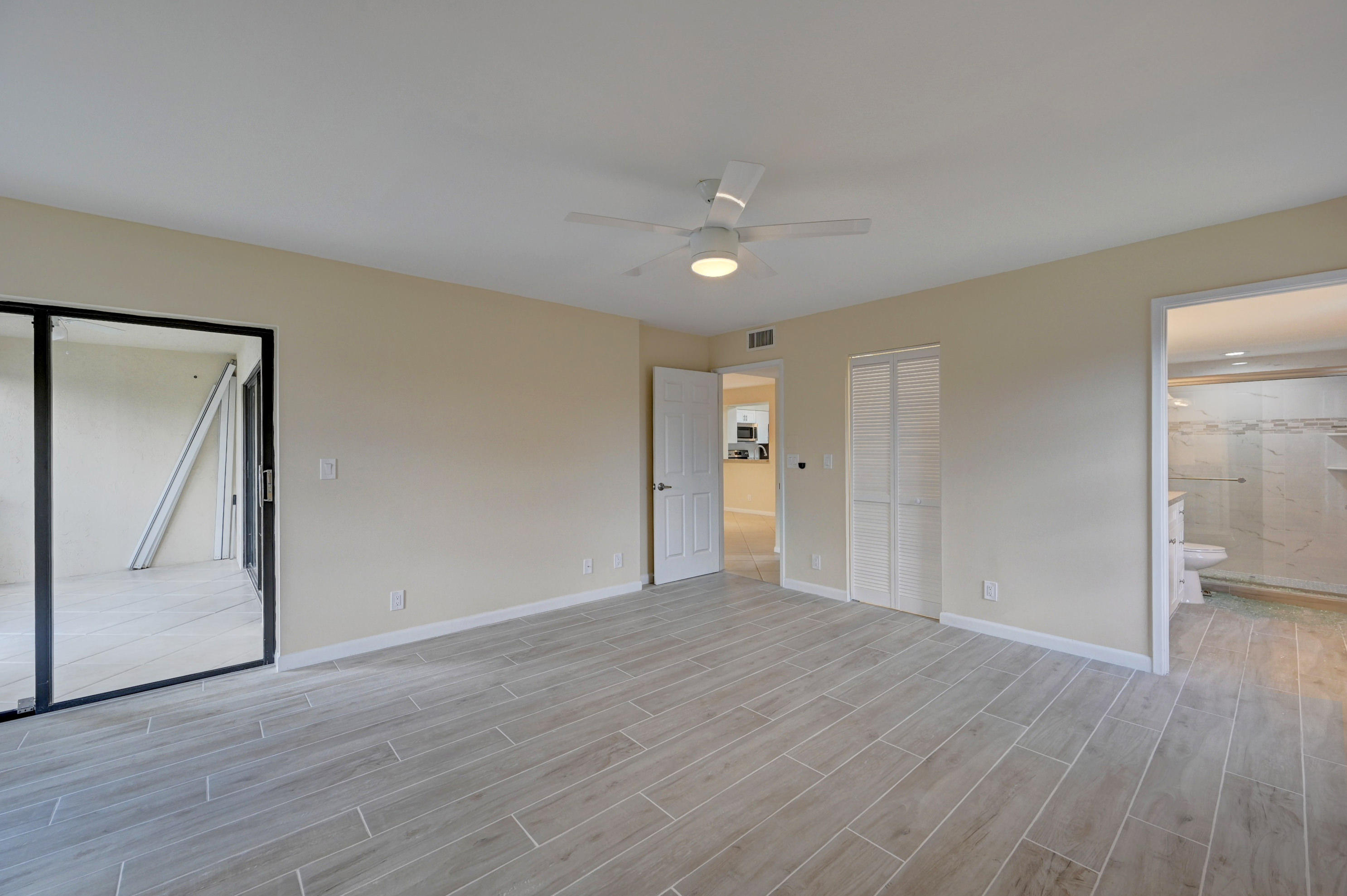 HUNTINGTON LAKES - Residential