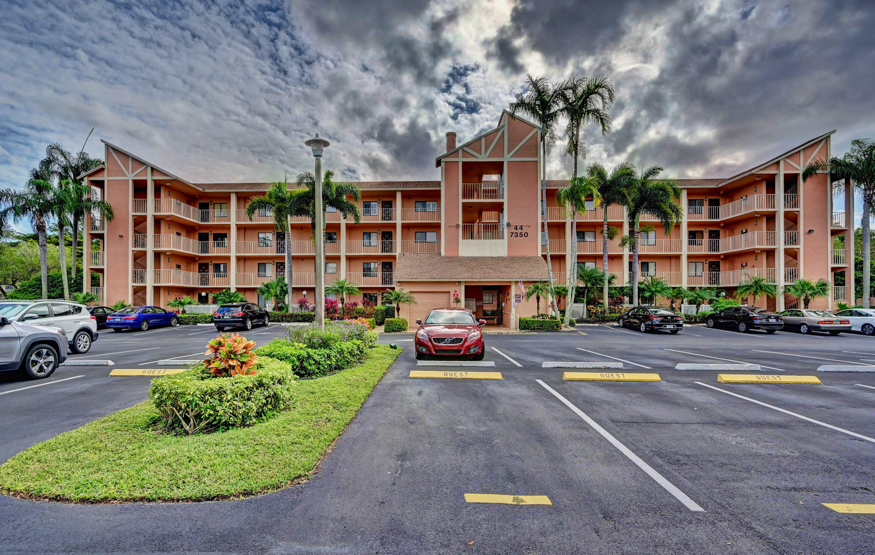 HUNTINGTON LAKES - Residential